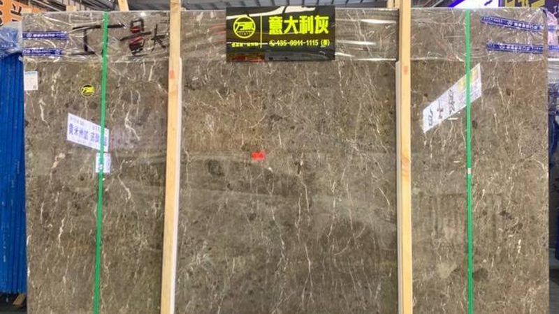 表面质量是人造石台面的首要考量因素。验收时应注意以下方面：